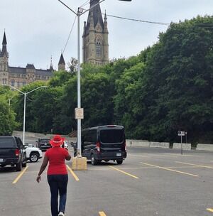 Meet your Posher, Ingra